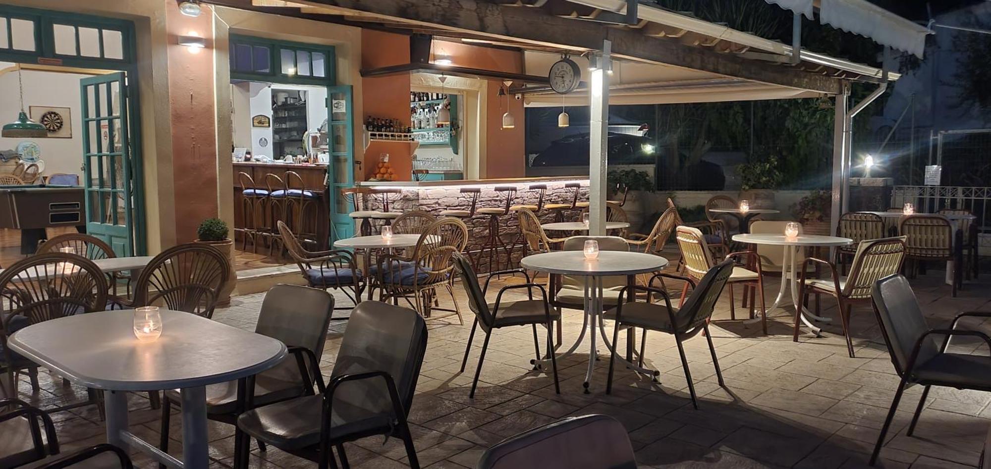 Paleo Inn Hotel 팔레오카스트리차 외부 사진