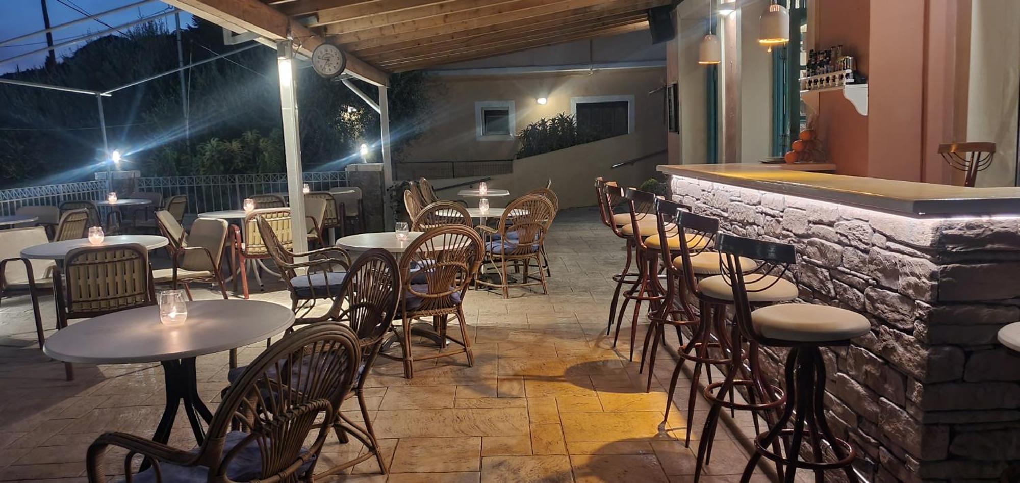 Paleo Inn Hotel 팔레오카스트리차 외부 사진